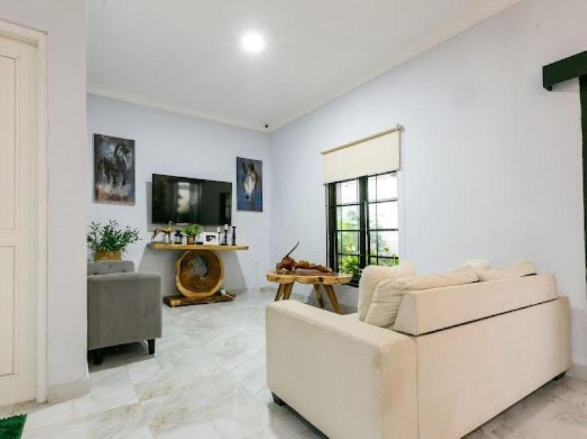 Stylish Villa At Green Apple U 35A Cipanas Puncak Sindanglaya Exterior photo